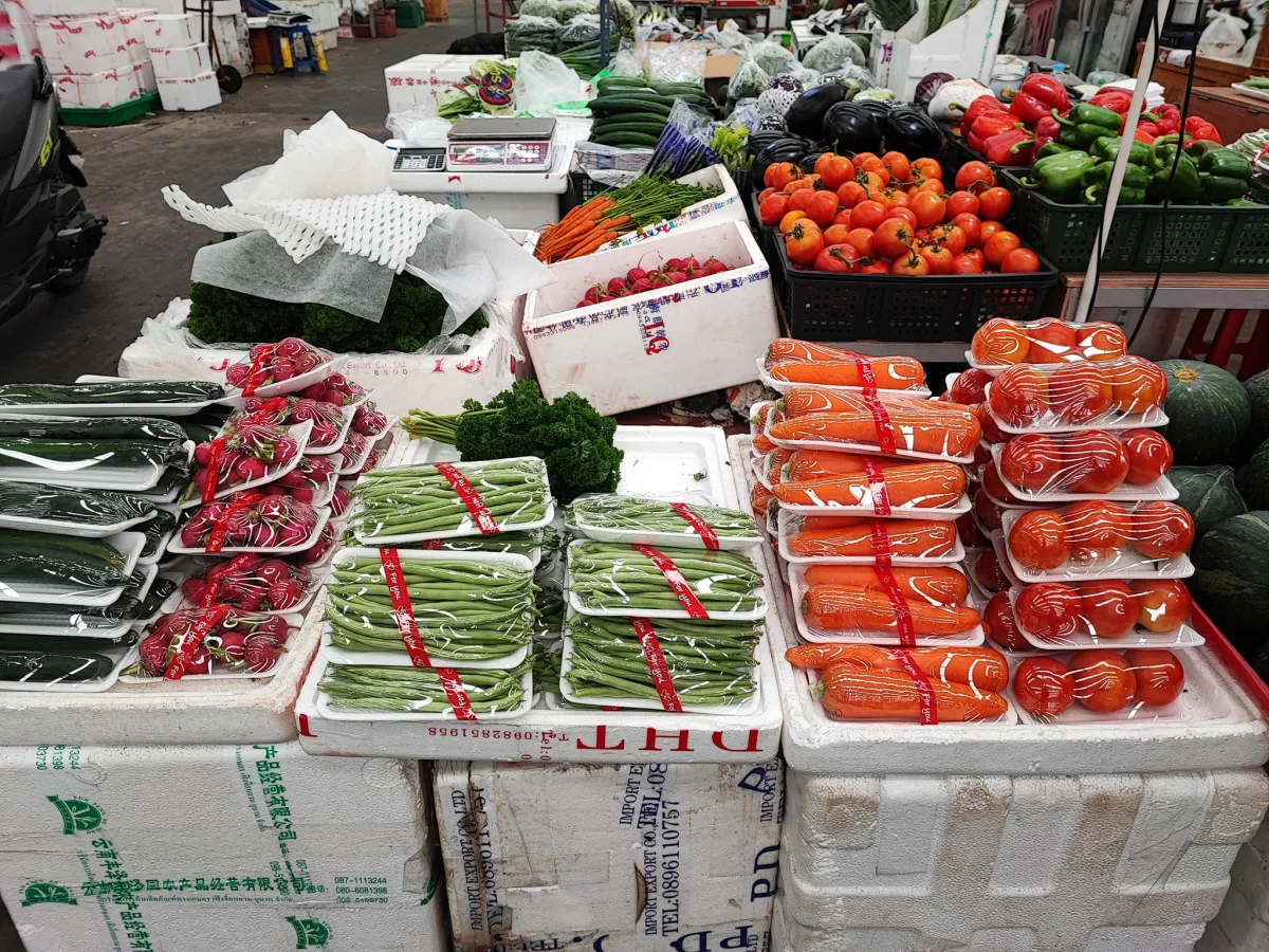 ขายผักสดตลาดผักเมืองหนาว